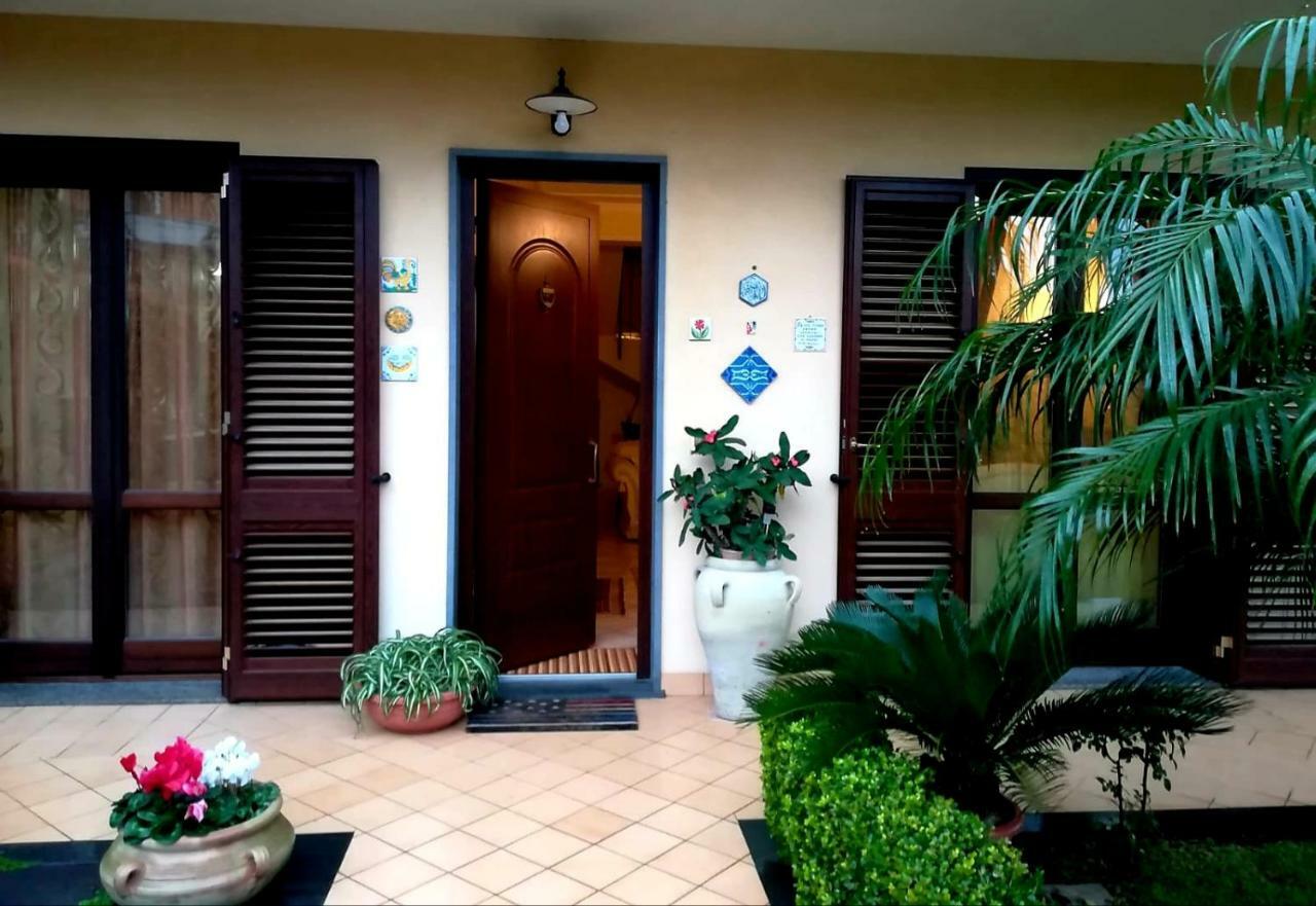 Casa Vacanze Etna Cocus Santa Venerina Eksteriør bilde